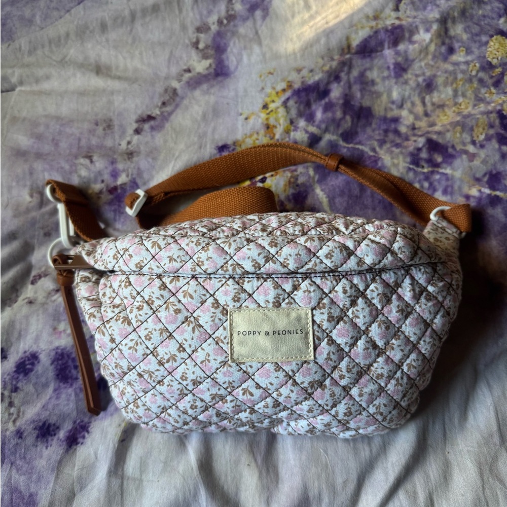 Poppy & Peonies Floral Quilted sidekick - Pink and Brown NWOT